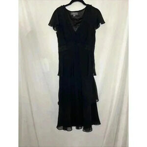 Liz Claiborne Women's Black Tiered Shift Dress Short Sleeve V-neck Lined Size 10